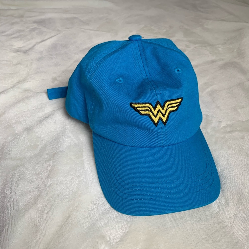Wonder Woman hat